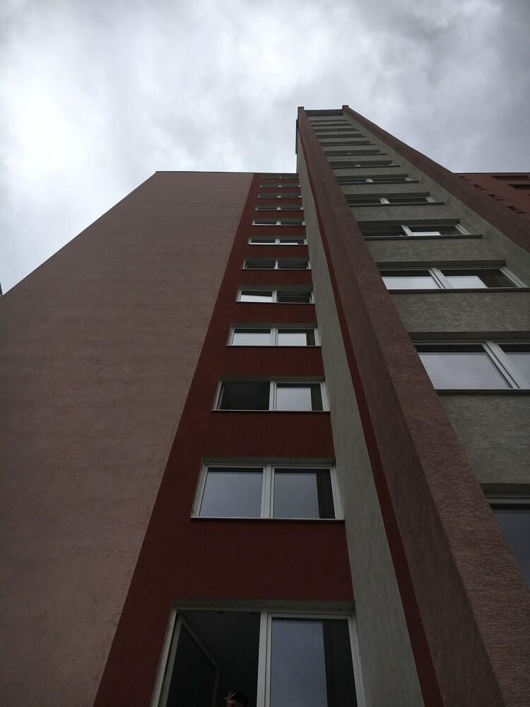 Circle Apartments Ipelska Братислава Экстерьер фото